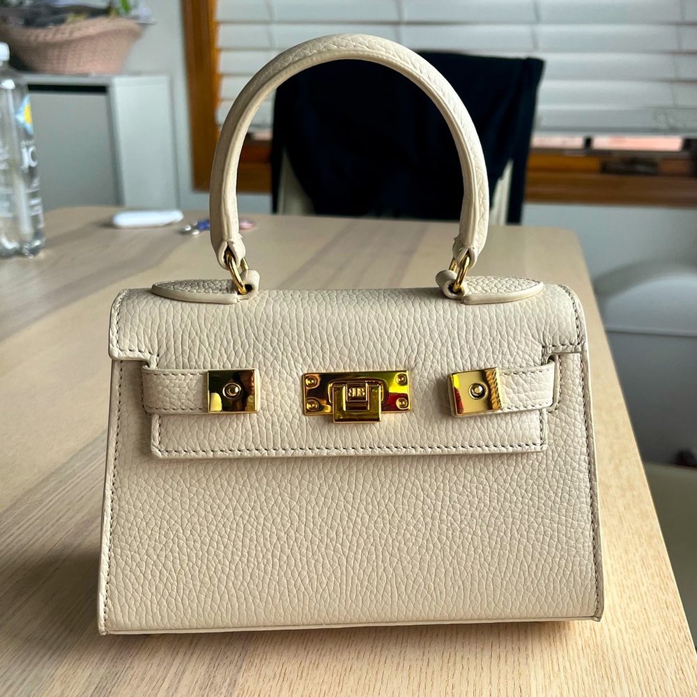 Lalage Beaumont maya mignon beige